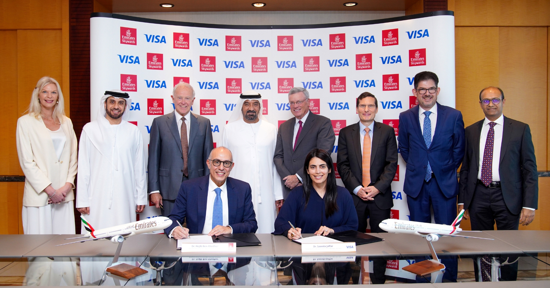Emirates Skywards ��С�Ȥ��������������Ѻ Visa