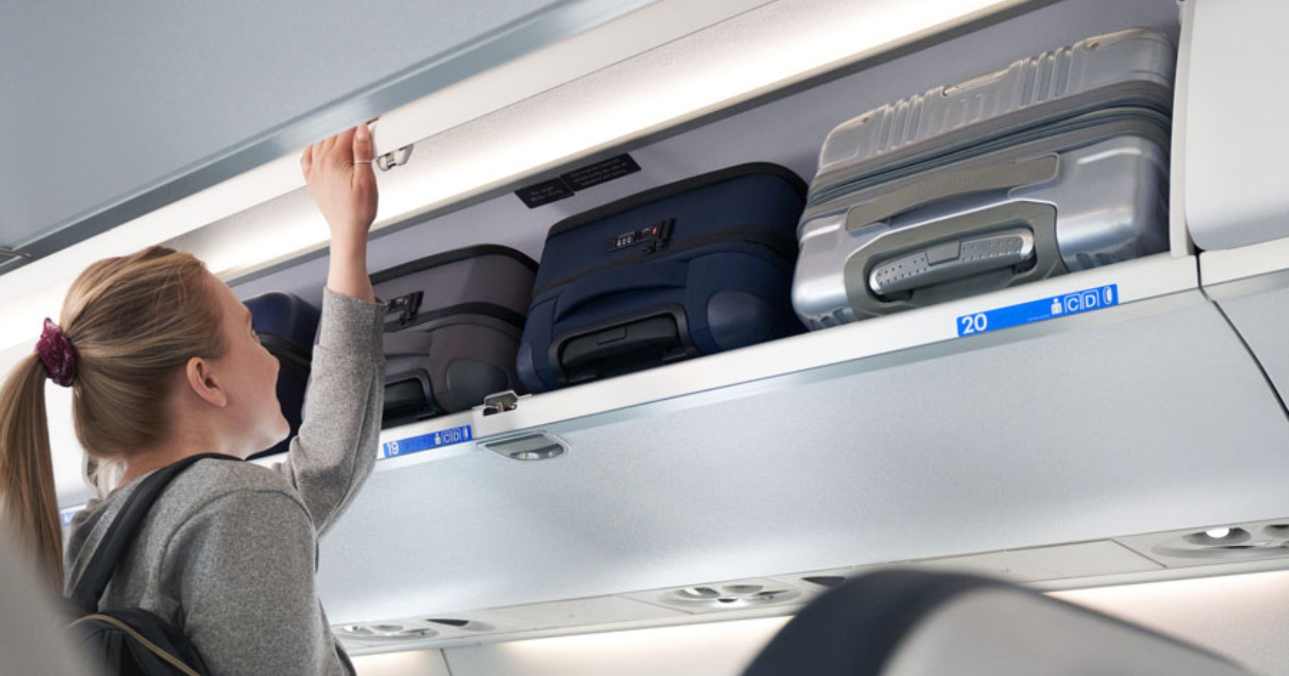 United Airlines ��������Ҵ����ҧ������к�����ͧ�Թ Embraer E175