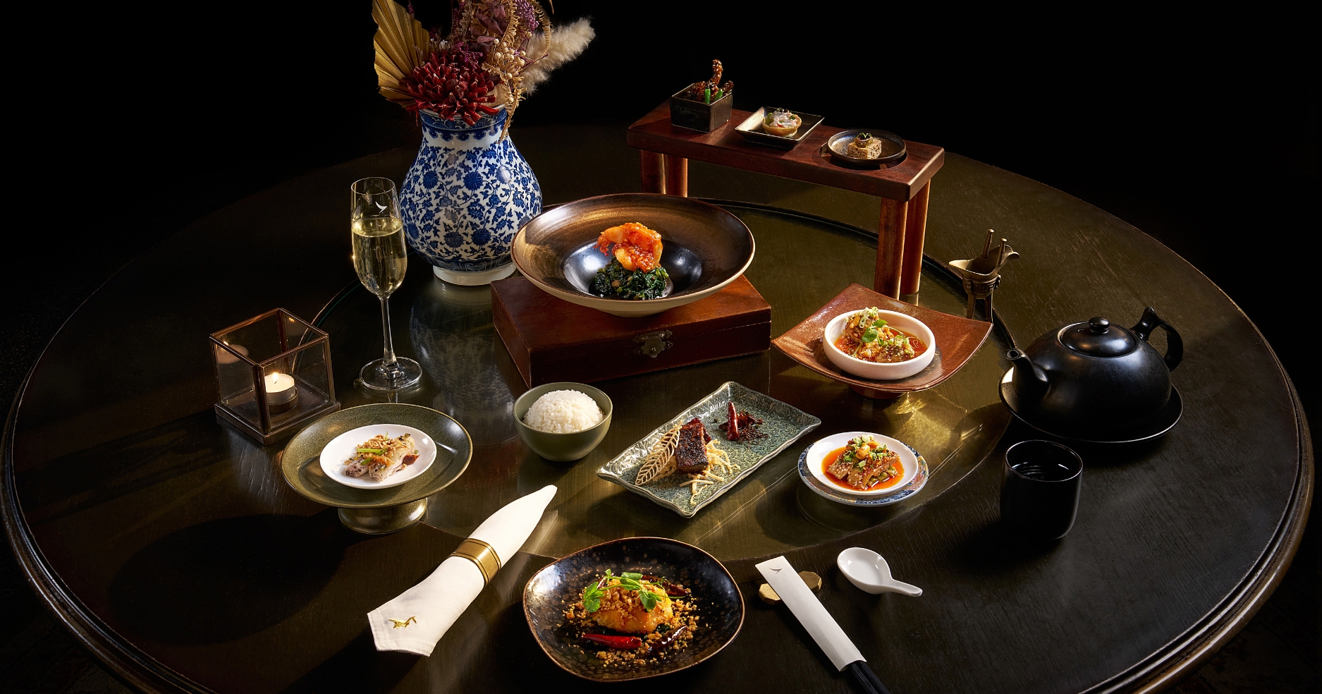 ������ừԿԤ¡�дѺ���ʺ��ó����Ѻ��зҹ����÷�� The Pier Lounge ��������͡Ѻ Mott 32