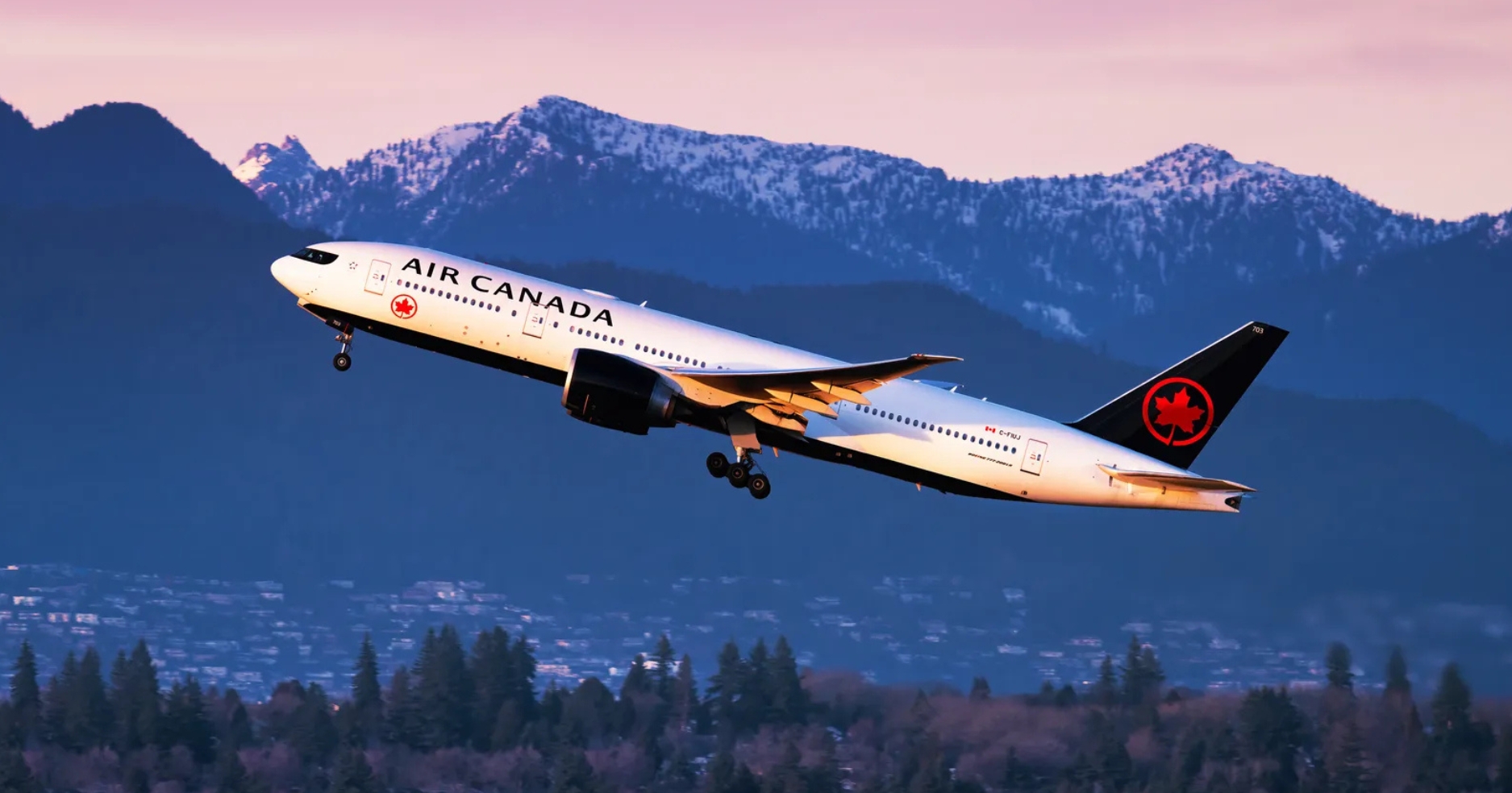 Air Canada ������ЧѺ����ǺԹ��鹷ҧ JFK ���Ǥ��� �����ҧ�Զع�¹ - ���Ҥ� 2569
